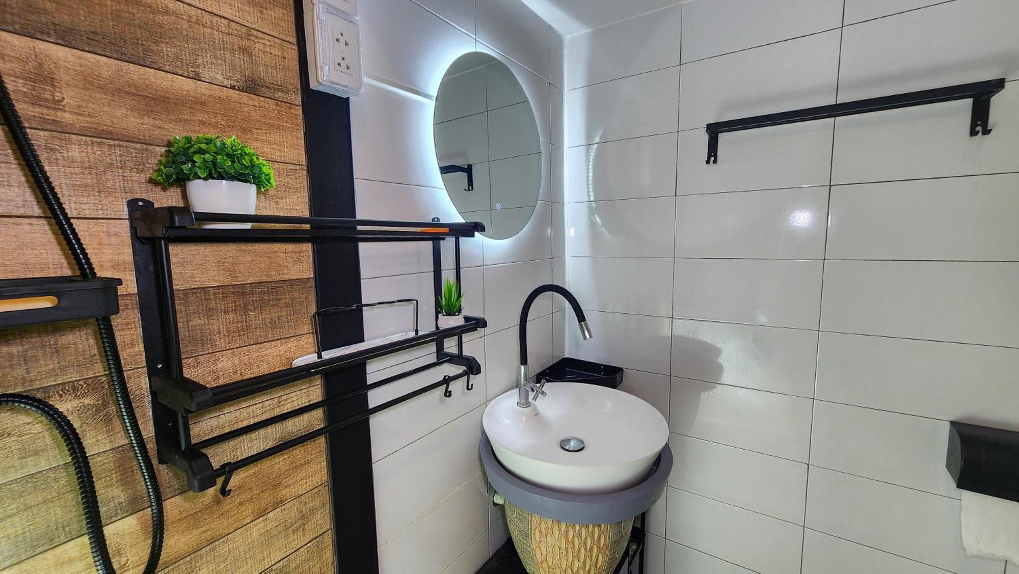 Green Paradise With Private And Front Yard Thong Sala Exterior foto